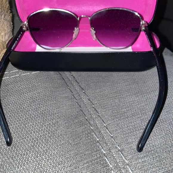 Diane Von Furstenberg Sunglasses Peyton (DVF119S) - Picture 2 of 3